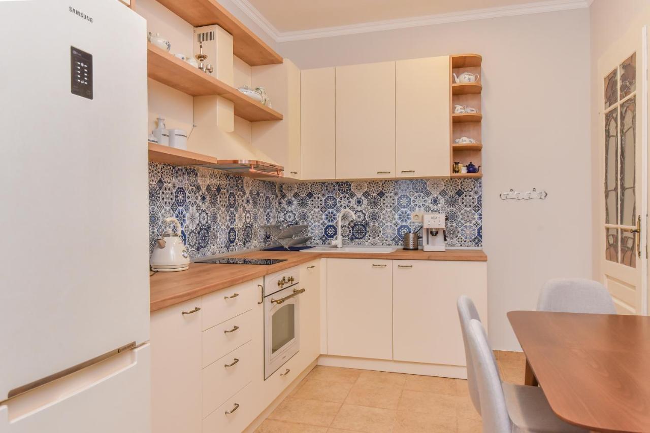 Spacious Vintage 2Br, 2Bath Apartment Σόφια Εξωτερικό φωτογραφία