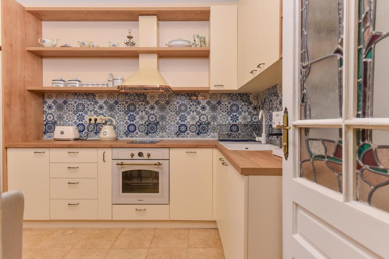 Spacious Vintage 2Br, 2Bath Apartment Σόφια Εξωτερικό φωτογραφία